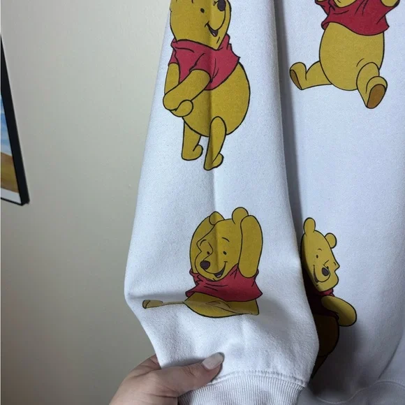 Disney Winnie the Pooh White Fleece Sweatshirt Women XL Crew Neck Long Sleeve - Picture 4 of 7